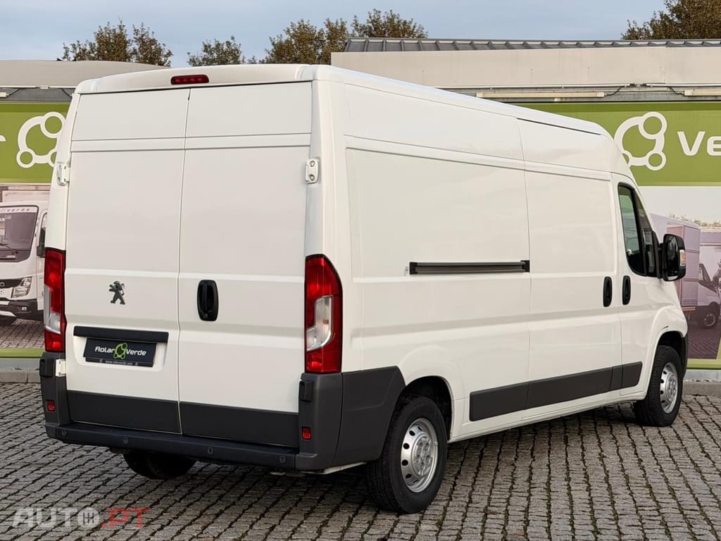 Peugeot Boxer 2.0 BlueHDi 335 L3H2 Pro