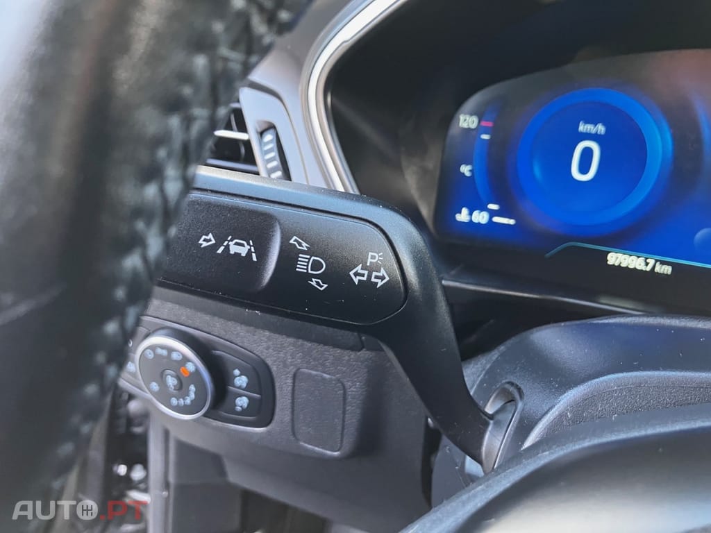 Ford Focus 1.0 EcoBoost Hybrid TITANIUM X