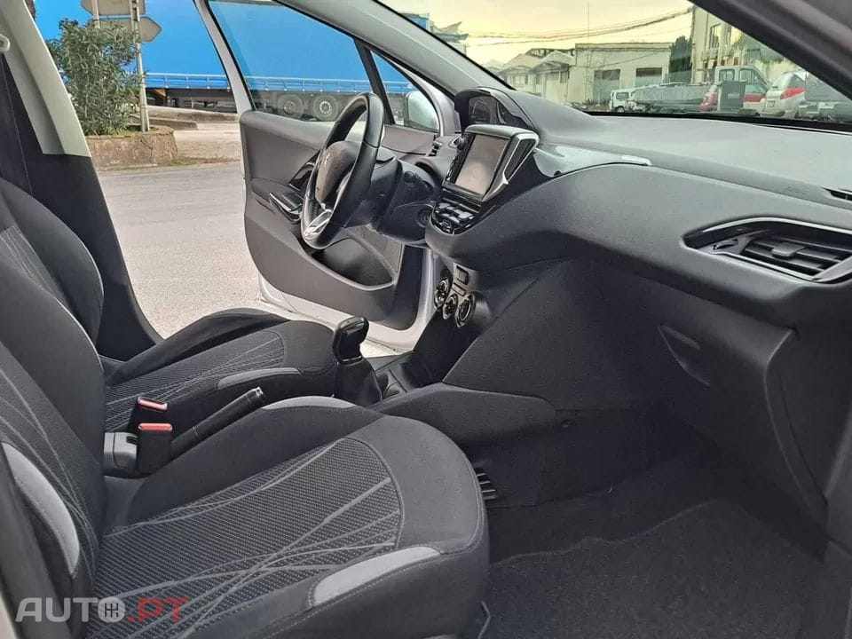 Peugeot 208 1.4 HDi Active