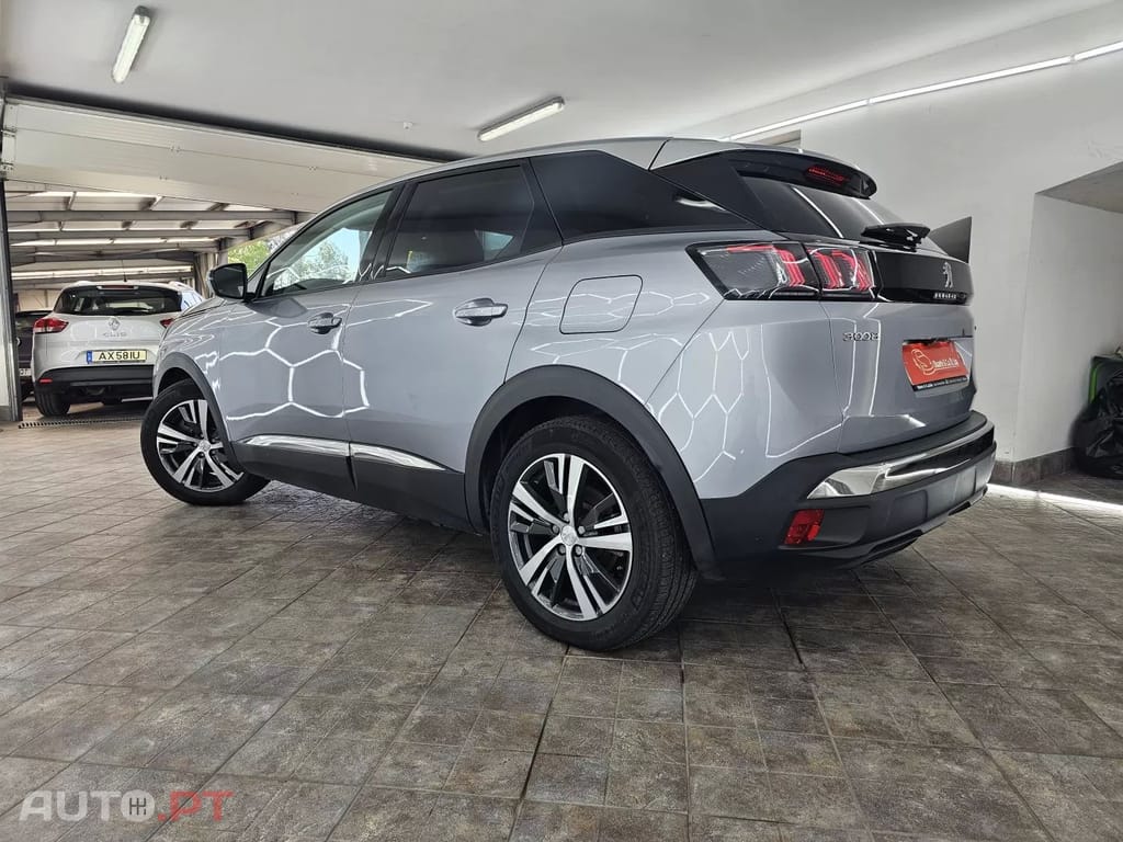 Peugeot 3008 1.6 Hybrid Allure e-EAT8