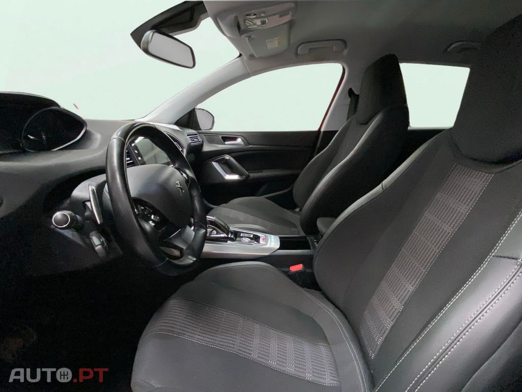 Peugeot 308 1.2 PureTech Allure EAT8