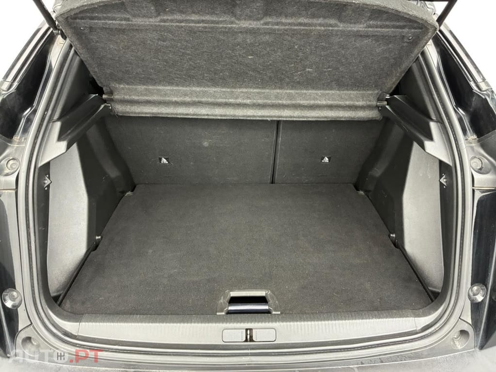 Peugeot 2008 1.2 PureTech Active Pack EAT8