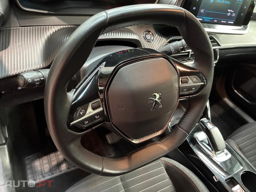 Peugeot E-2008 Active