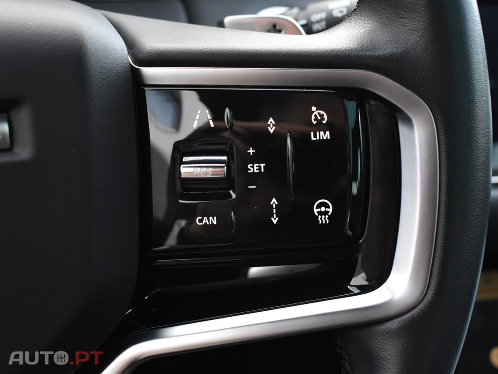 Land Rover Evoque 1.5 P300e AWD R-Dynamic SE Auto