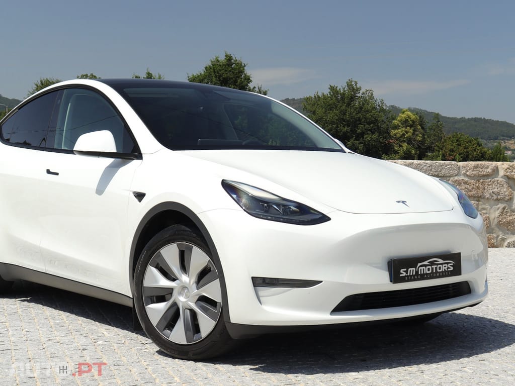 Tesla Model Y Long Range Dual Motor AWD