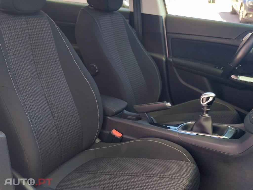 Peugeot 308 1.5 BlueHDi Business Line