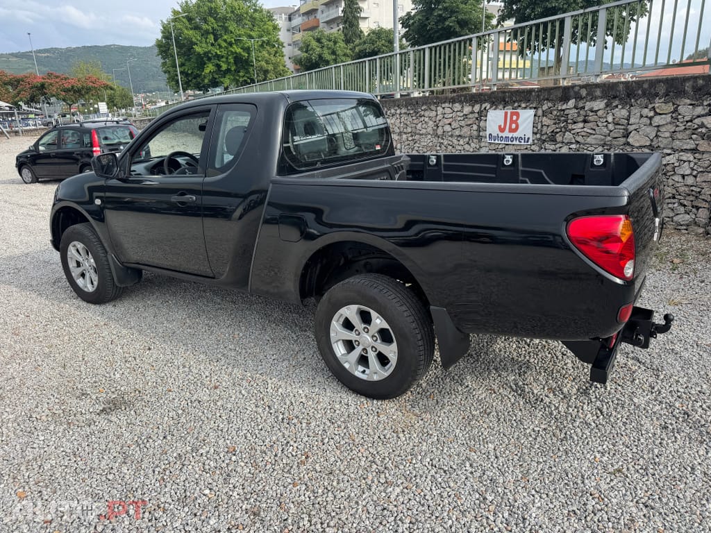 Mitsubishi L200 2.5 DI-D Club Intense 4WD