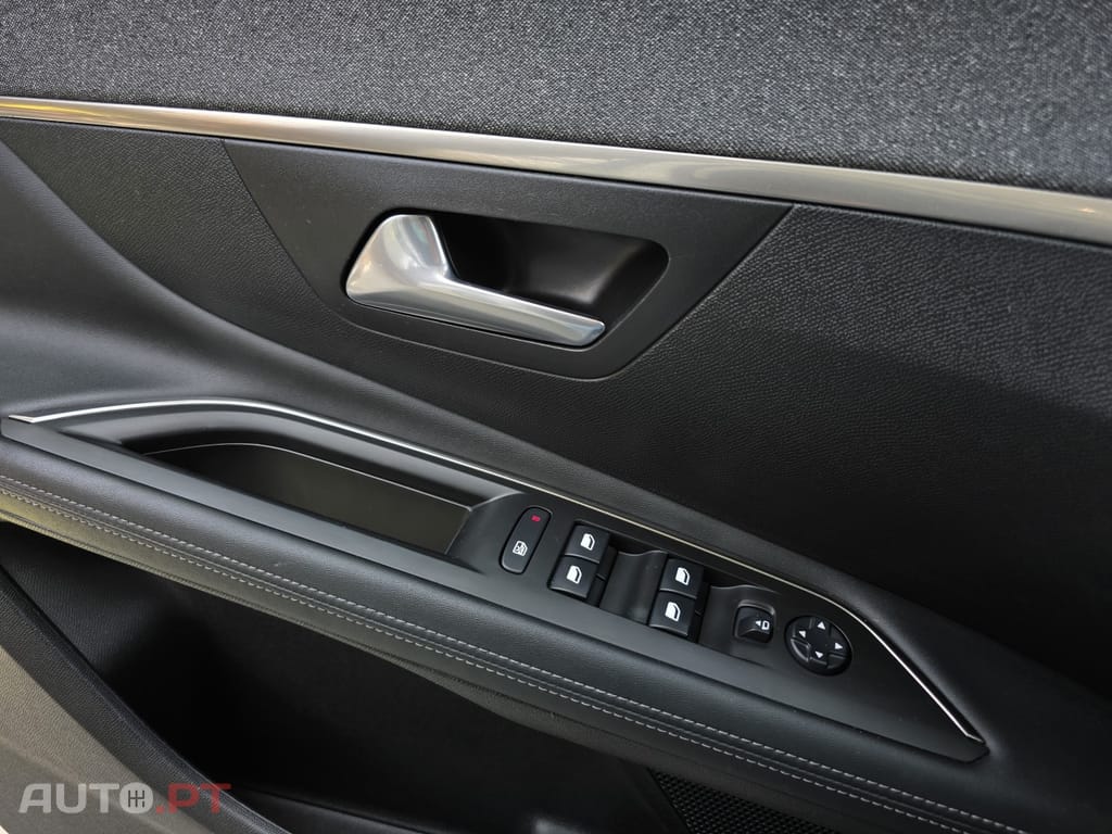Peugeot 3008 1.2 PureTech Allure EAT8