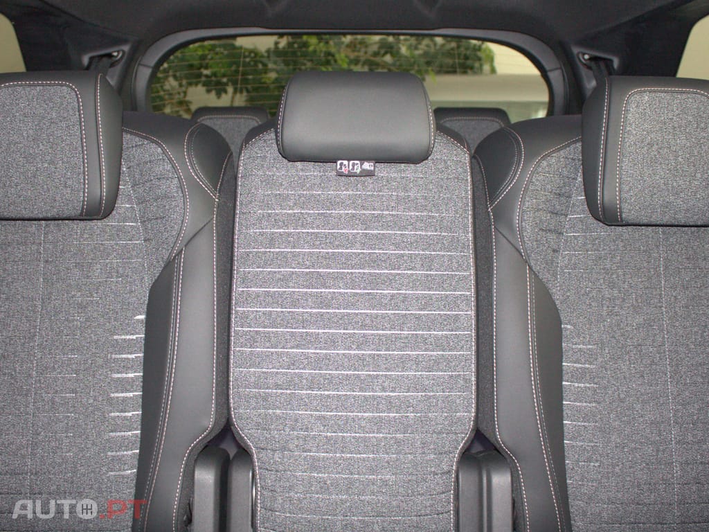 Peugeot E-5008 Allure Elétrico 210 cv - Bateria 73 kWh