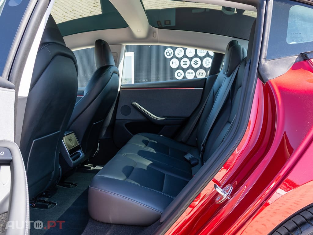 Tesla Model 3 Tração Traseira