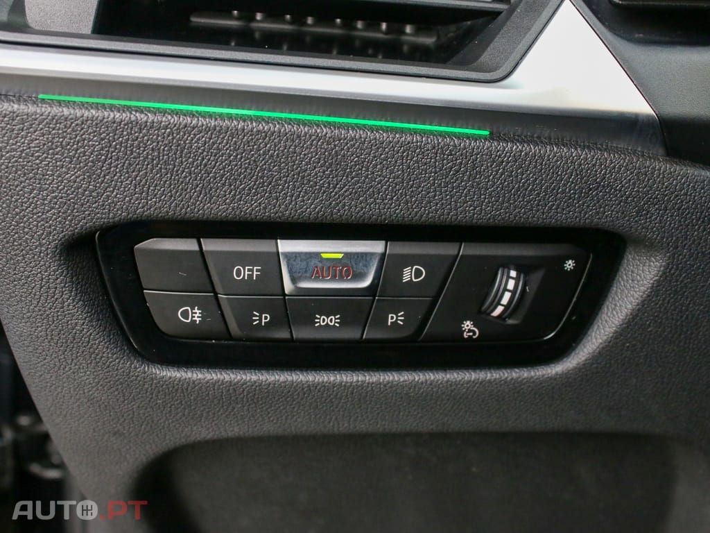 BMW 330 e Touring Pack Desportivo M Auto