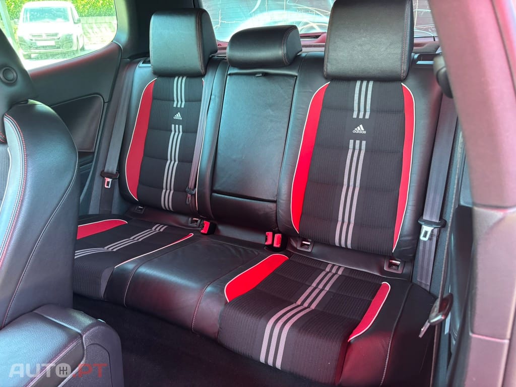 Volkswagen Golf 2.0 TSi GTi