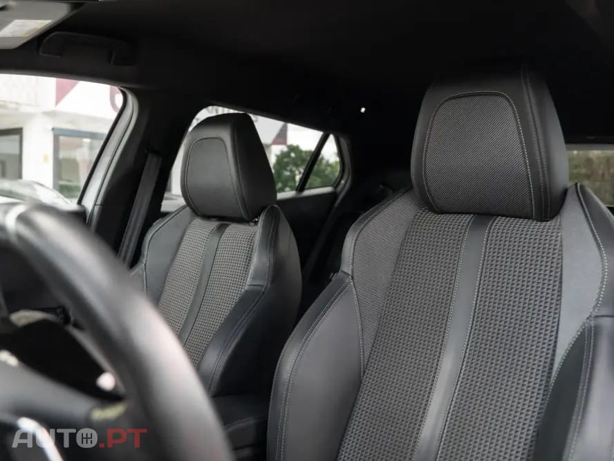 Peugeot 2008 1.5 BlueHDi GT EAT8