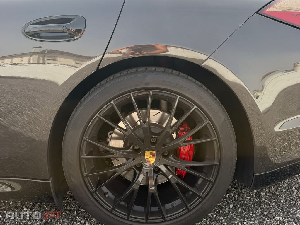Porsche Panamera Turbo PDK