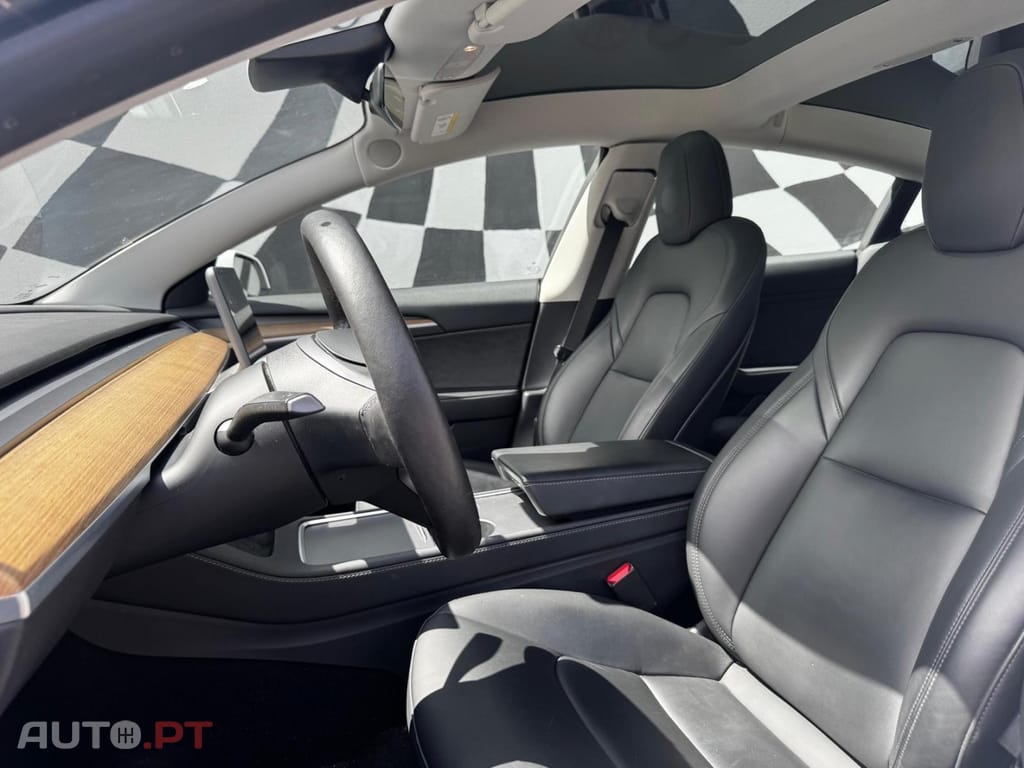Tesla Model 3 Standard Range Plus RWD