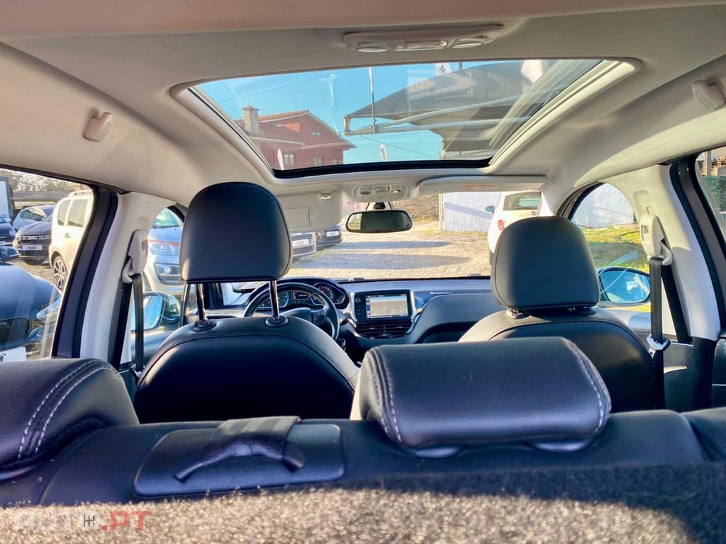 Peugeot 2008 FELINE TITANE 1.2 e-THP