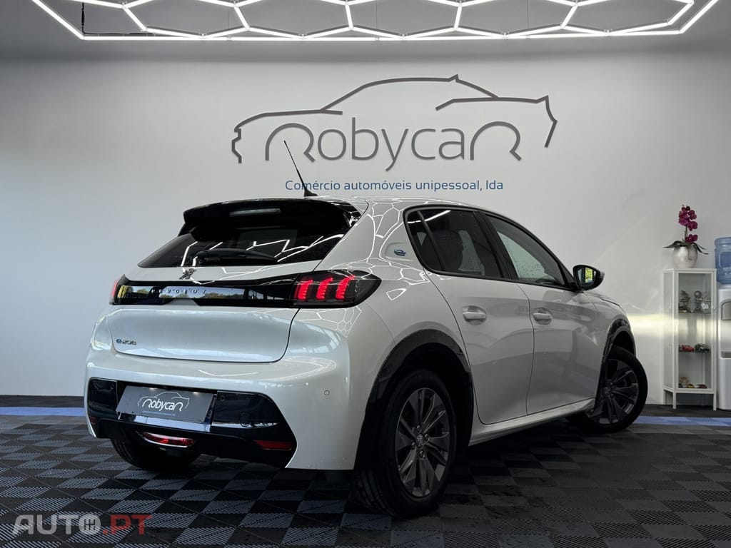 Peugeot E-208 50 kWh Allure Pack