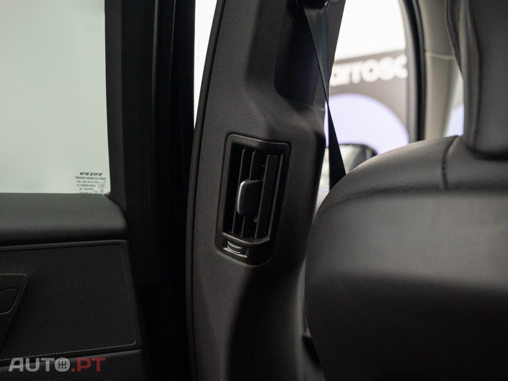 Volvo XC60 2.0 T6 PHEV Ultra Dark AWD