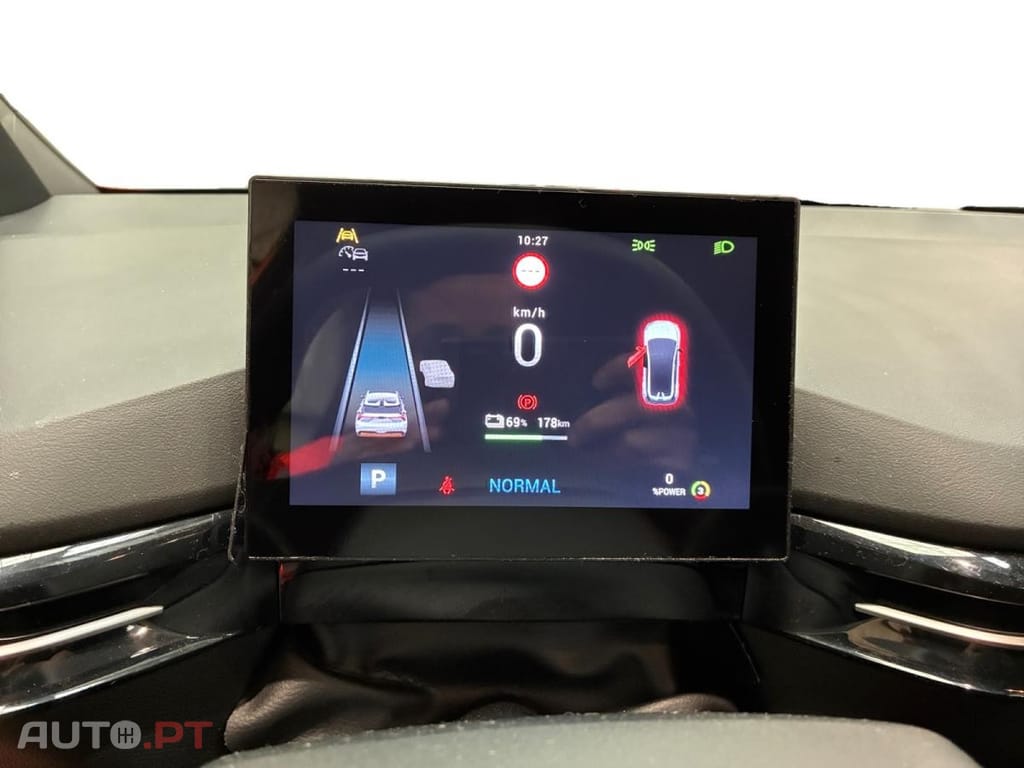 MG MG4 EV Standard 2WD