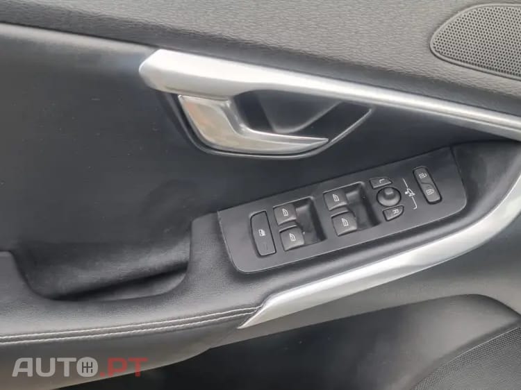 Volvo V40 2.0 D2 R-Design