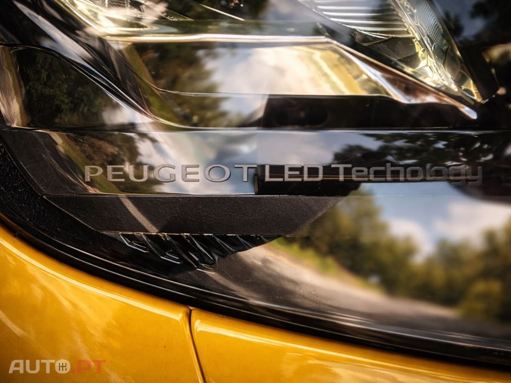 Peugeot E-208 Active