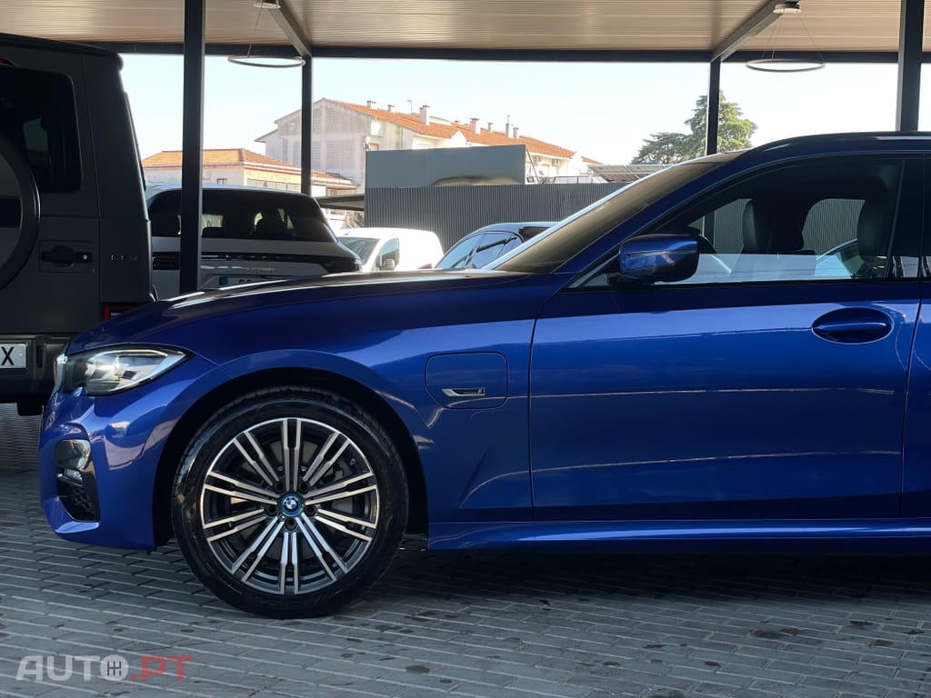 BMW 330 e Touring Pack M Auto