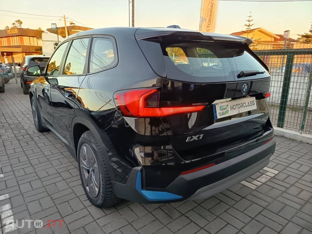BMW iX1 xDrive30