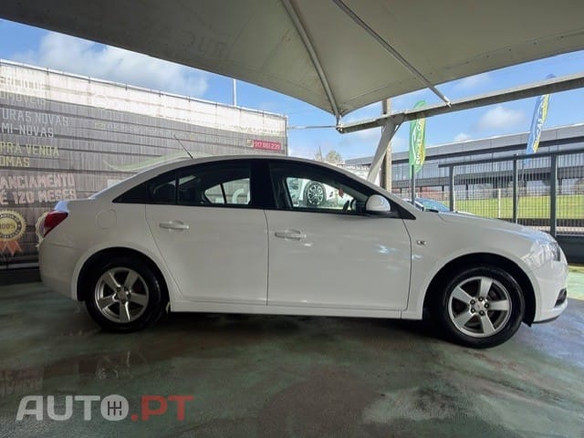 Chevrolet Cruze 1.6 LT