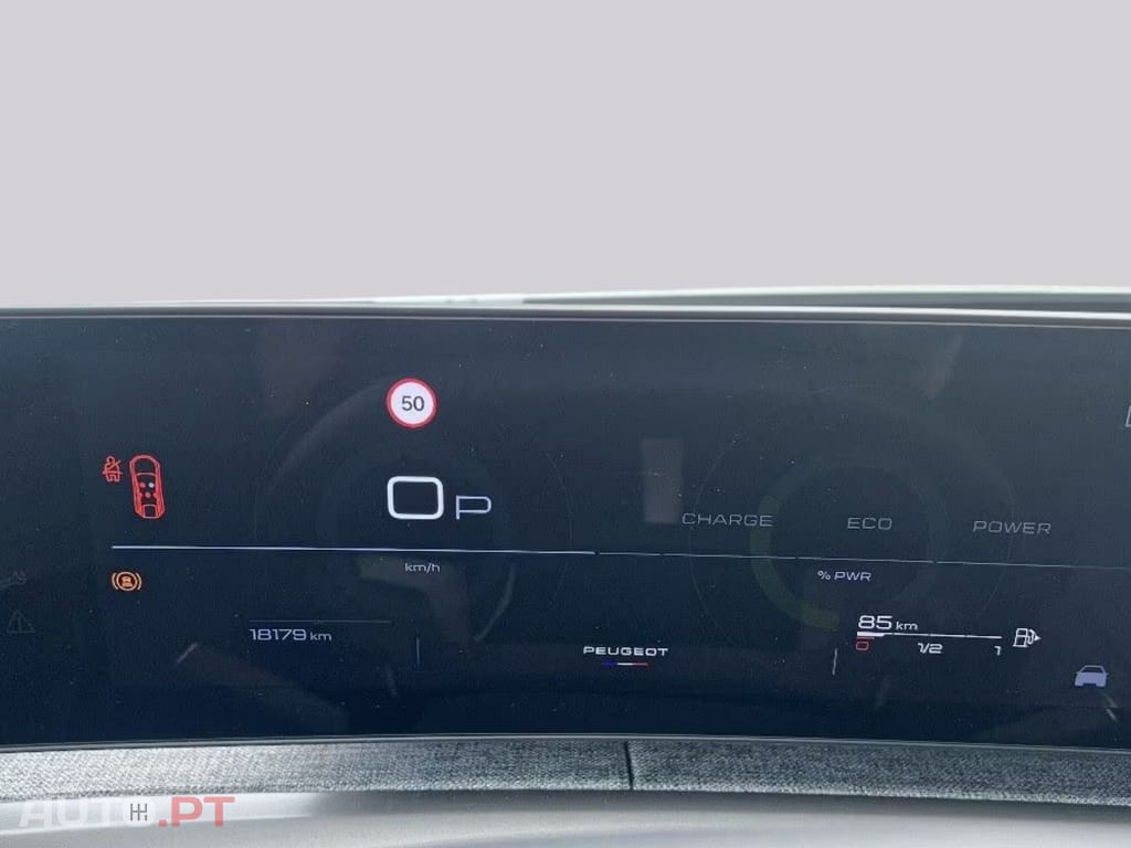 Peugeot 3008 1.2 Hybrid 136 Allure I.V.A DEDUTÍVEL 