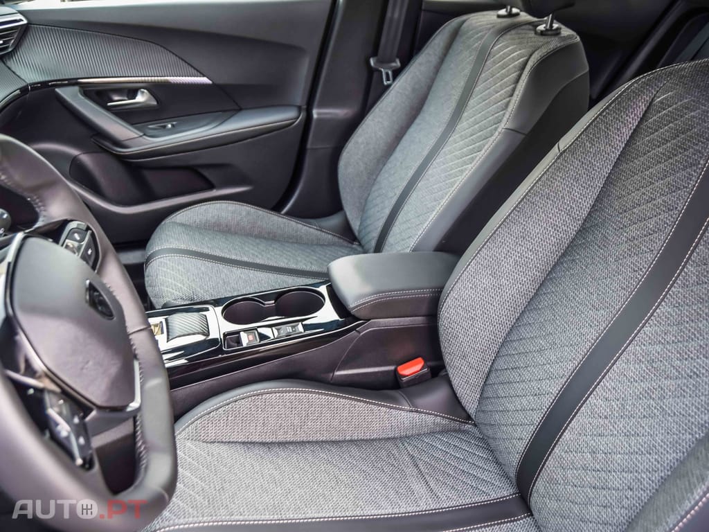 Peugeot 2008 1.2 PureTech Allure EAT8
