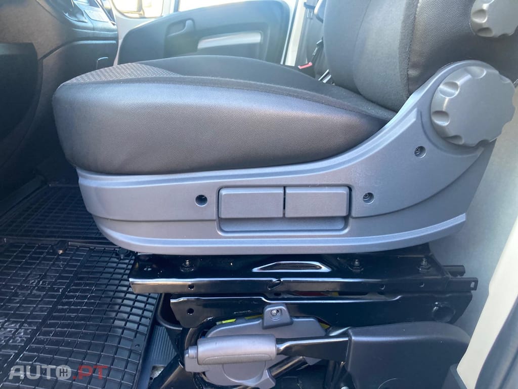 Peugeot Boxer 2.2 BLUEHDI 330 L2H1