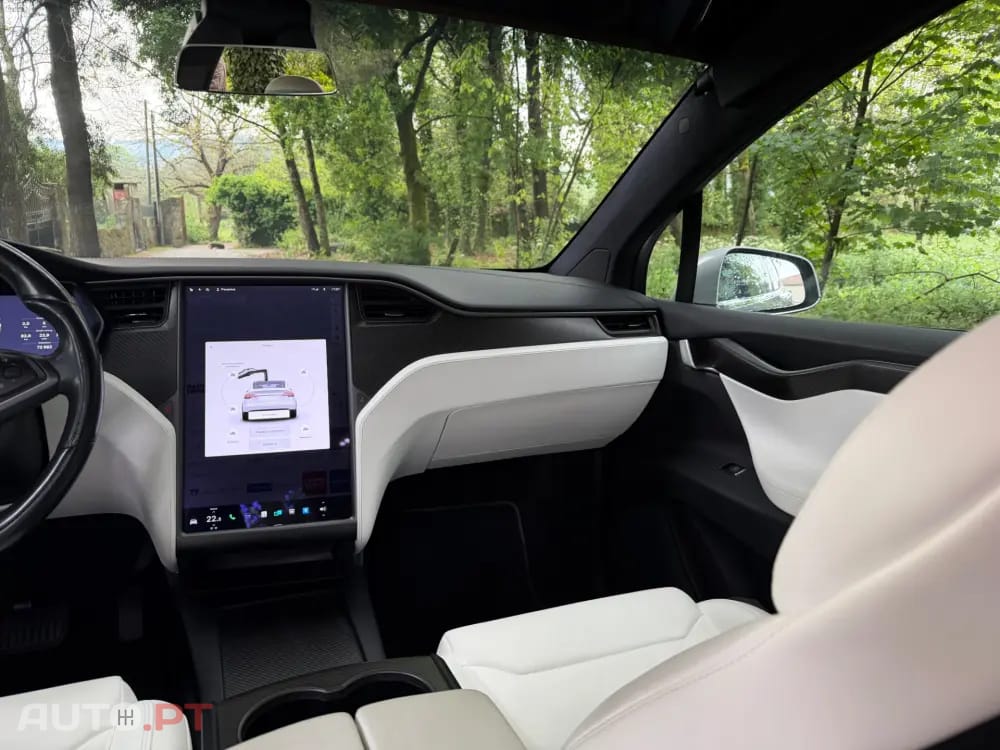 Tesla Model X 100D