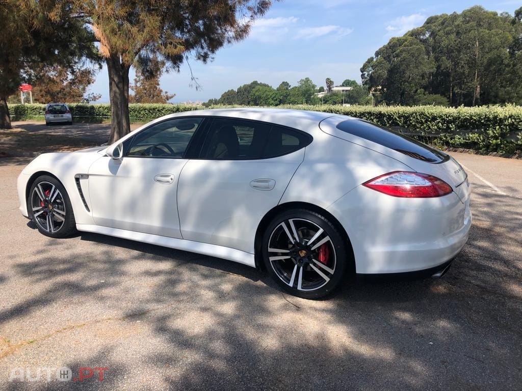 Porsche Panamera Platinum Edition