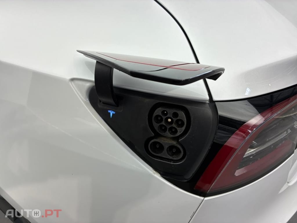 Tesla Model 3 Standard Range Plus RWD