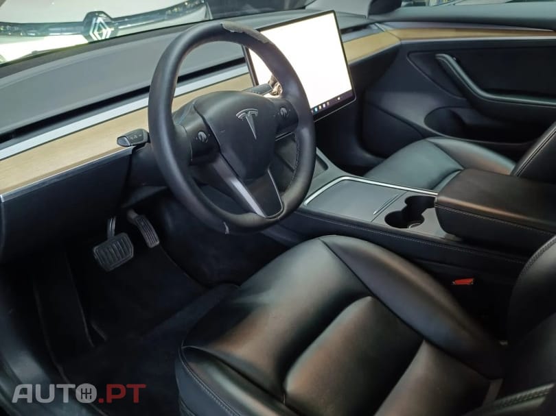 Tesla Model 3 Standard Range Plus RWD