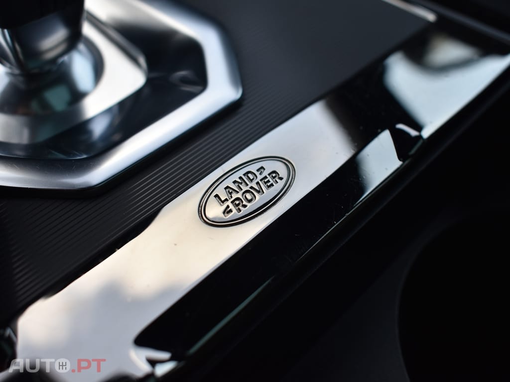 Land Rover Evoque 1.5 P300e AWD R-Dynamic SE Auto