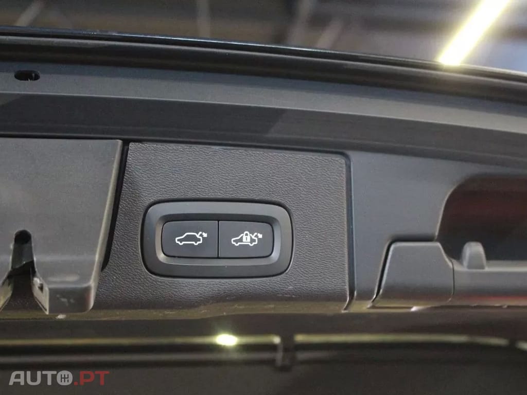 Volvo XC60 2.0 B4 Momentum