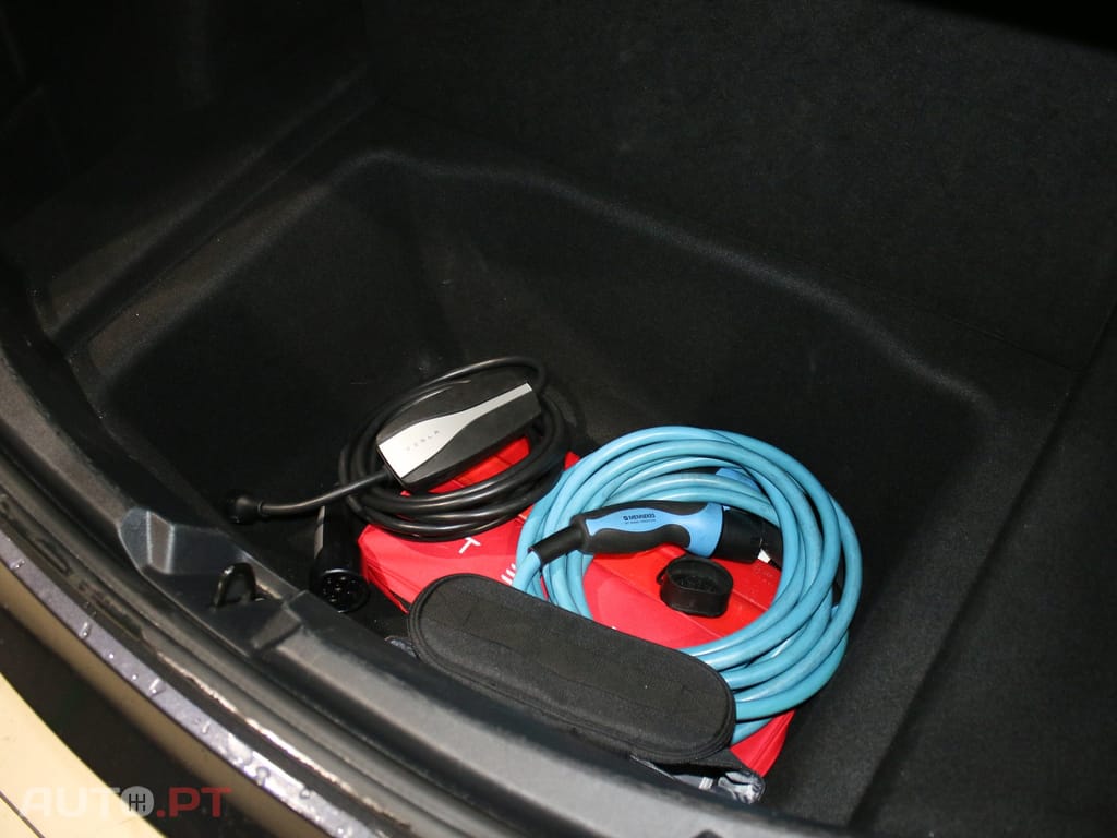 Tesla Model 3 Long Range AWD Dual Motor