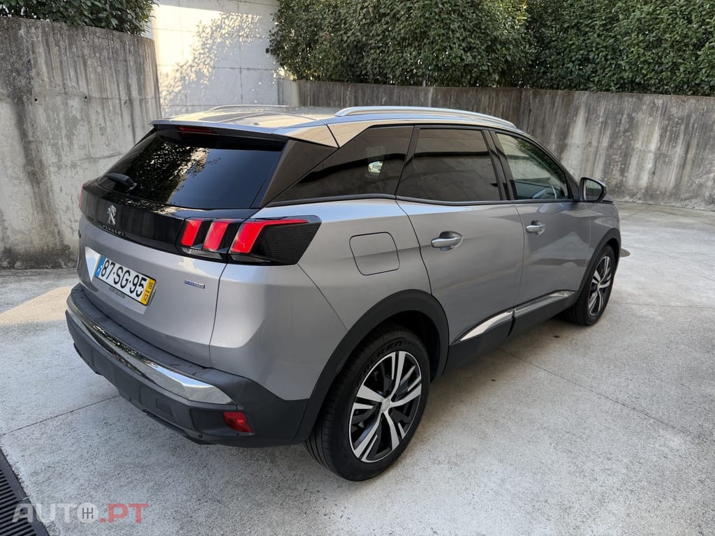 Peugeot 3008 1.2 PureTech Allure J18