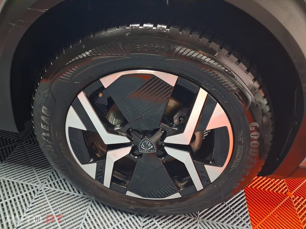 Peugeot 2008 1.2 PureTech Allure Pack