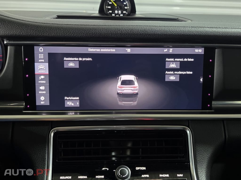 Porsche Panamera 4 E-Hybrid Platinum Edition