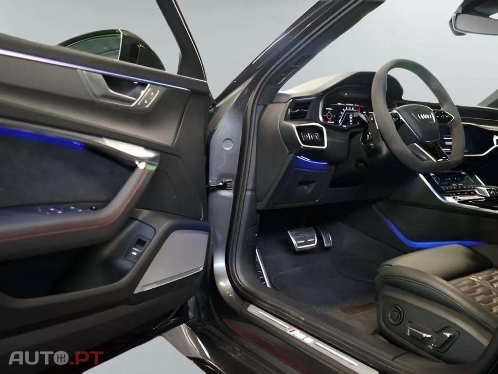Audi RS6 Performance PANO AIR MATRIX HA STHZ