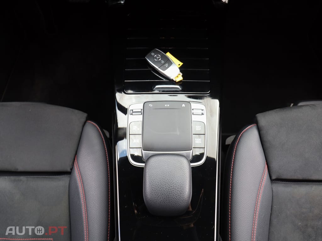 Mercedes-Benz A 250 e 8G-DCT AMG Line