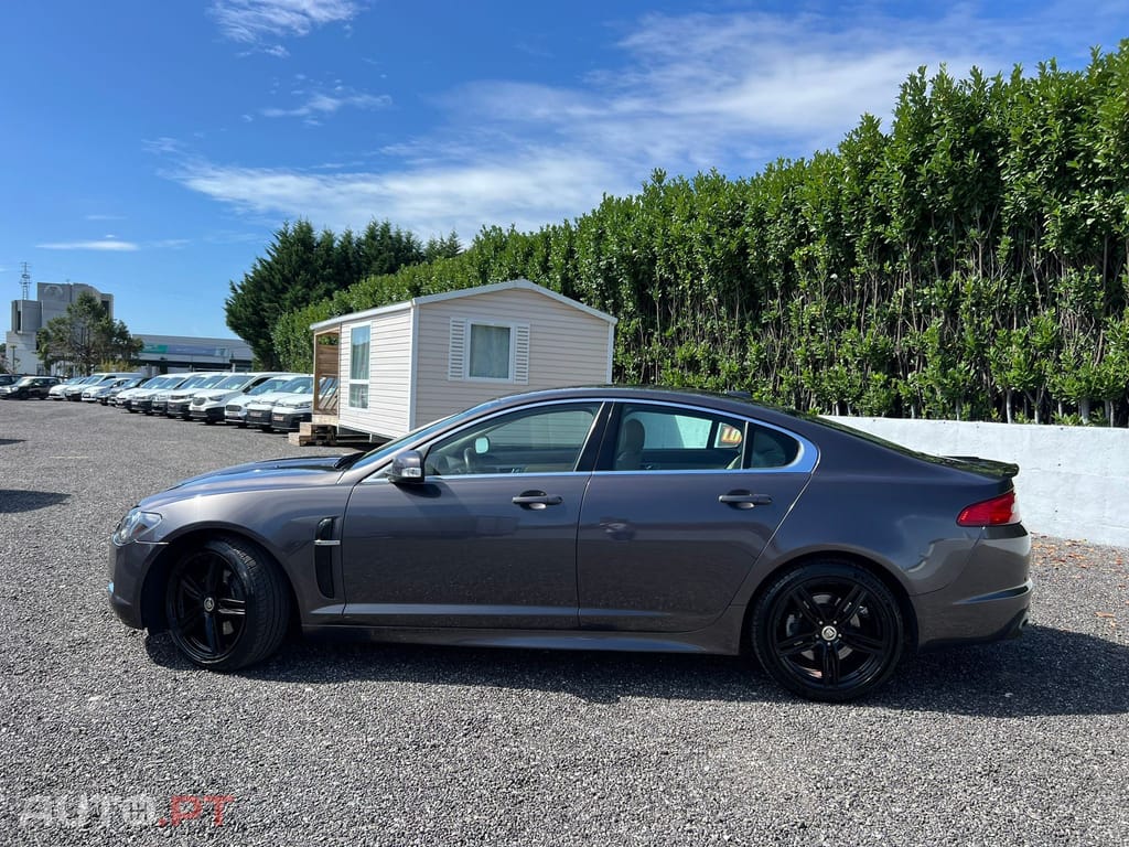 Jaguar XF 2.7 D V6 Luxury