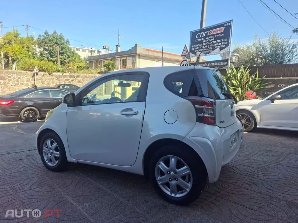 Toyota iQ 1.0 VVT-i 2 MultiDrive