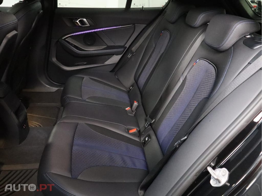 BMW 118 i Pack Desportivo M Auto