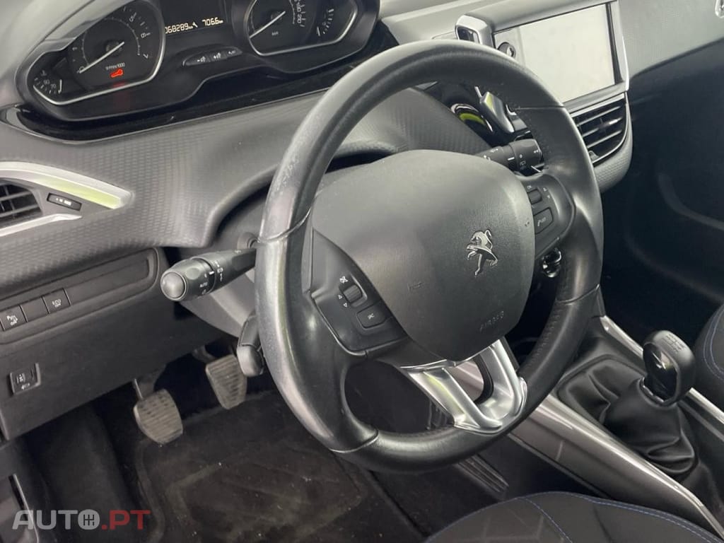 Peugeot 2008 1.5 BlueHDi Signature