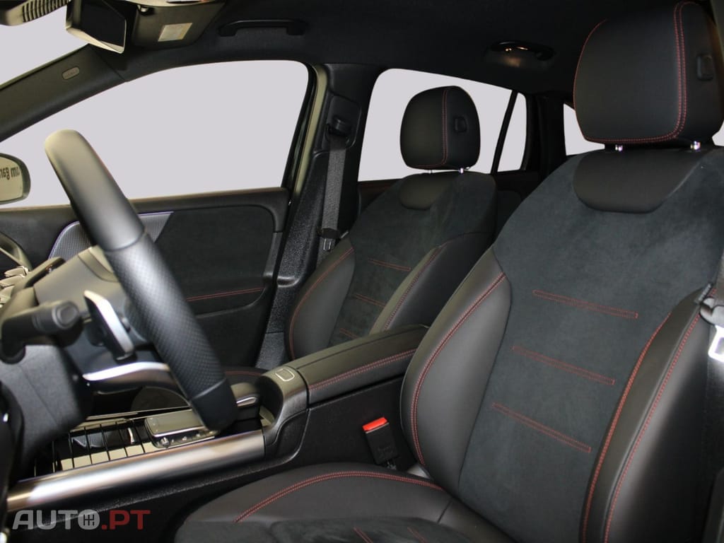 Mercedes-Benz EQA 250+ AMG LINE I.V.A DEDUTÍVEL