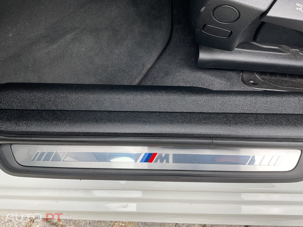 BMW 330 e Pack M Auto