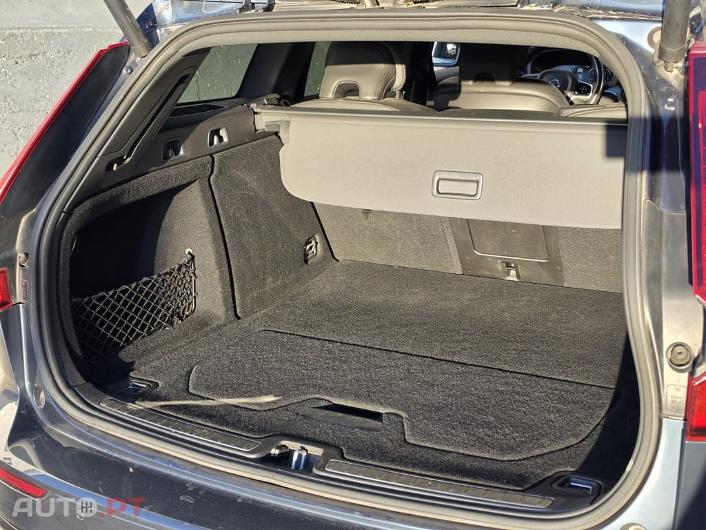 Volvo V60 2.0 D4 R-Design Momentum Geartronic